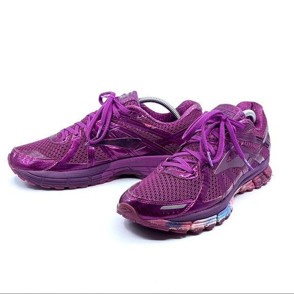 Brooks Adrenaline GTS 17 - Picture 1 of 8